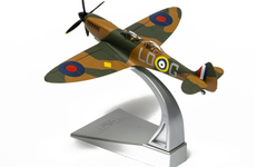Corgi 1/72 Spitfire T.9 (SM520)