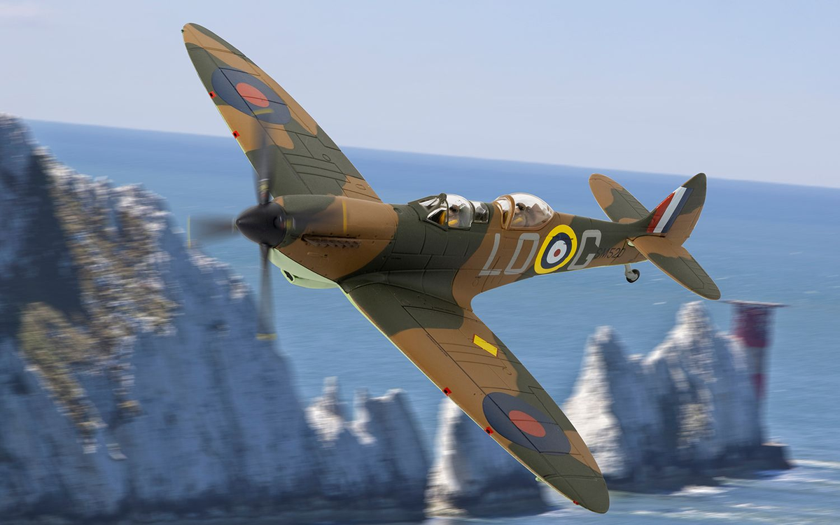 Corgi 1/72 Spitfire T.9 (SM520)