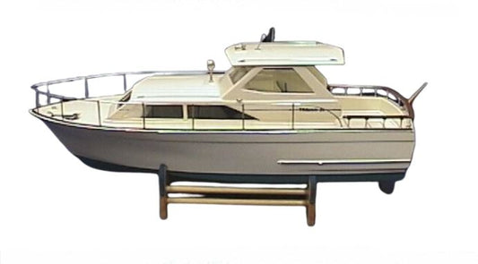 Dumas 31" Trojan Cabin Cruiser