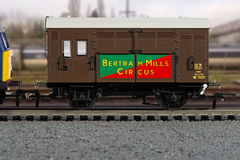 Hornby BR Birtram Mills Horse Box 707