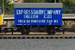 Hornby SR Express Dairies Box Van
