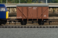 Hornby BR SR Box Van Cadbury B755320
