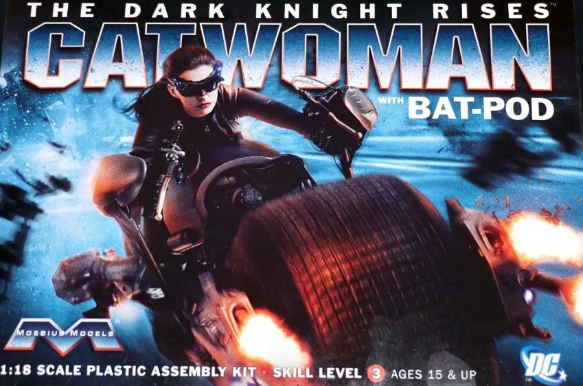 Moebius 1/25 Catwoman W/ Bat-Pod