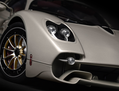 Pocher 1/8 Kit: Pagani Utopia