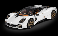 Pocher 1/8 Kit: Pagani Utopia White/B