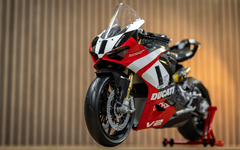 Pocher 1/4 Kit Ducati Superquadro