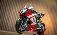 Pocher 1/4 Kit Ducati Superquadro