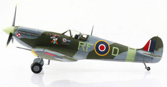Hobby Master 1/48 Spitfire Vb: BBMF scheme