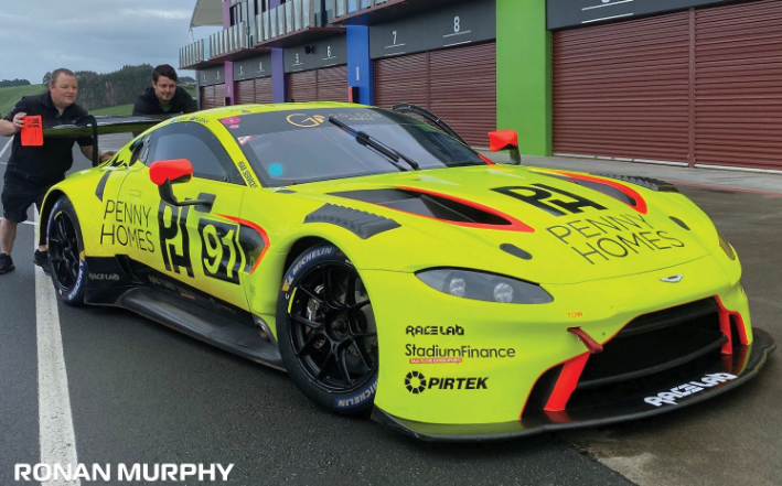 Scalextric Aston Martin GT3 Vantage PHR